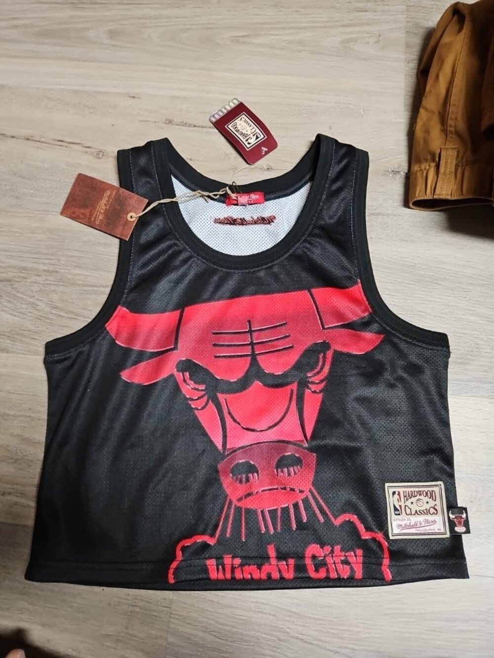Mitchell & Ness Women's Black Chicago Bulls Big Face 4.0 Crop Tank Top